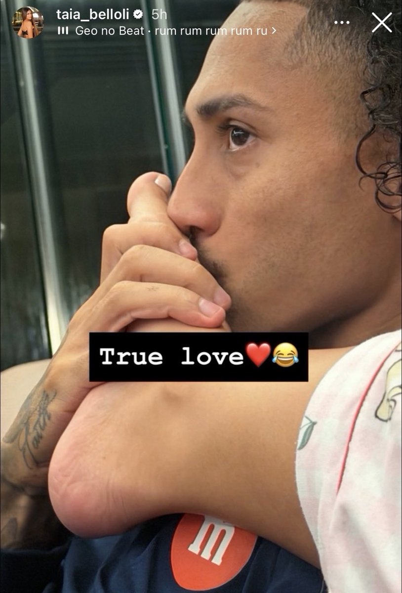 FCBPaul_'s tweet photo. 📲 La femme de Raphinha sur Instagram 😂🦶

C’est l’un des nôtres #footeater https://t.co/FadI9zpjJH