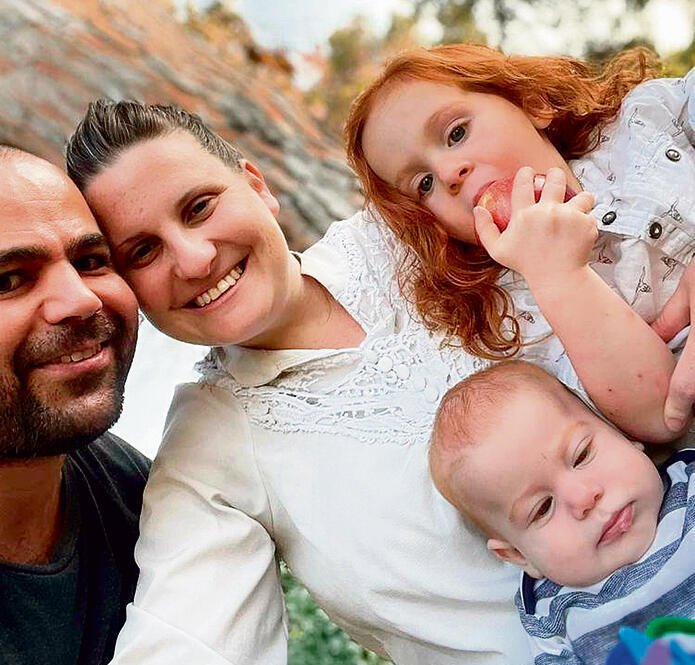 ld4988193791829's tweet photo. This photo is almost impossible to look at.

A mother. A father. Two little boys.
A family that should have had a lifetime of birthdays, holidays, hugs, laughter and memories ahead of them.

Today, only Yarden remains.

Shiri is gone.
Ariel is gone.
Kfir is gone.

One father left to carry the memories of an entire family that should still be beside him.

Look at this picture and remember what was taken from them.
Remember their faces. Remember their names.
Some families should never have become memories.

Never forget the Bibas family. 🧡