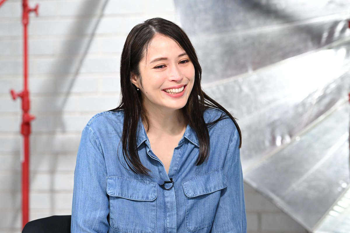 nittele_ntv's tweet photo. 広瀬アリス💬
"眠れないのが当たり前だった…"

明るいイメージゆえに
頑張りすぎてしまう自分について語る

さらに役者人生を変えた
恩人・西田敏行からの言葉とは？

ケンカ中の母からの手紙に
思わずこぼれた涙とこれからの人生への思い

📢今夜10時
『#おしゃれクリップ』
https://t.co/oF3CvVr6xk https://t.co/ml4y1nBSwd