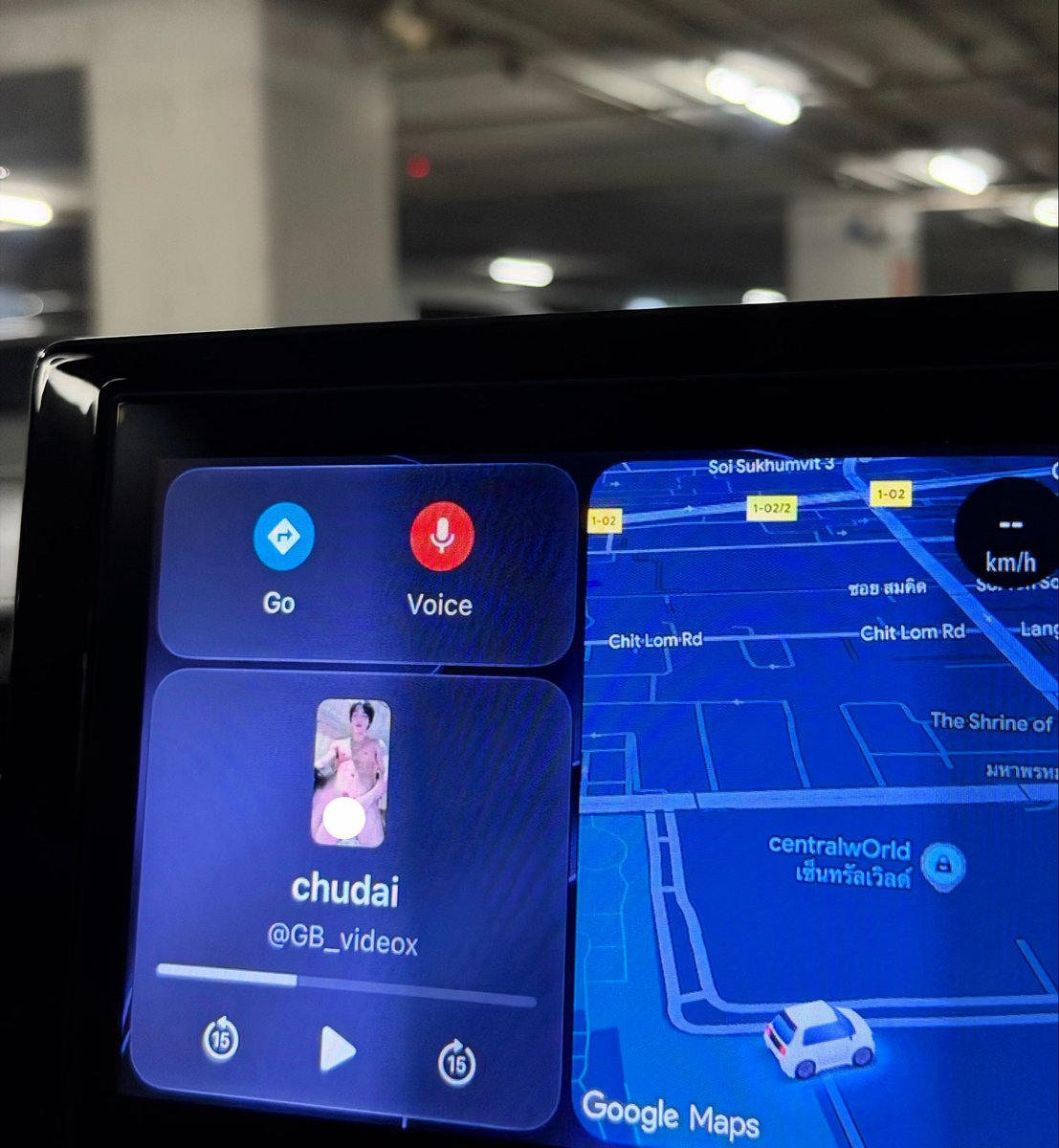 TulTul541's tweet photo. มึงง คือ Apple Car Play เล่นกุแล้วว!
คือเปิดหนังทิ้งค้างไว้ใน Tab แล้วก็สลับไปใช้แอปอื่น คือขับรถมาเพิ่งเห็นว่ามันโชว์บนจอเลยว่าเปิดอะไร ต่อให้เปลี่ยนแท็บแล้วก็ก็ตาม

โป๊ะแรงมากก https://t.co/MX05sjEZts
