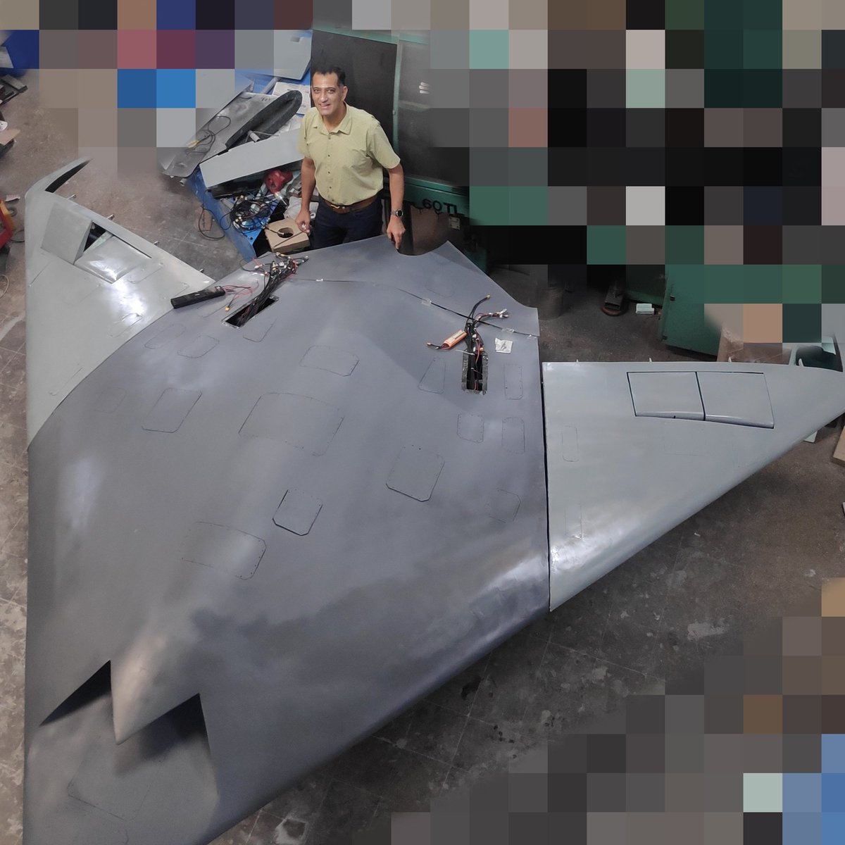 vasilyaarkhipov's tweet photo. This is SWiFT (Stealth Wing Flying Testbed), the sub-scale flying-wing demonstrator developed by ADE (DRDO) as a technology pathfinder for GHATAK UCAV.

At roughly 4m long with a ~5 m wingspan and ~1-tonne class weight, SWiFT was built to validate some of the hardest parts of a tailless autonomous a/c

-FCLs, flying-wing aerodynamics
-autonomous navigation and landing
-and Stealthy LO-airframe techs. 

This demonstrator first flew autonomously at Chitradurga in july 2022, means completing take-off, waypoint navigation and touchdown.