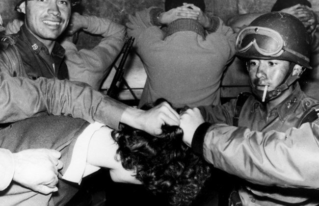 HctorDetectivMx's tweet photo. Han pasado 58 años de la matanza y represión del #2DeOctubre de 1968 en Tlatelolco

#AMLO lo recordaba hace 8 años en Tlatelolco, en la plaza de la 3 culturas

El #NarcoPRIAN quiere que olvidemos y minimiza que murieron pocos, Alito Moreno y sus aliados #PANarcos que han reprimido en tiempos modernos y con los medios censuraban sus asesinatos

El PRIAN Dictador Autoritario Antidemócrata ha sido capaz de repetír eso cuando tienen poder

#NuncaMás al uso del ejército para reprimir a México

Como Felipe Calderón Genocida y Narco creó el #PelotónDeLaMuerte con soldados del ejército para perseguir y matar a civiles opositores a su desgobieno de "Dictadura Perfecta" cual abiertamente dijo extrañar la cucaracha del Krauze con sus privilegios

@AlbertoElRudo
@MalthusInmortal
@GustavoRocMtz @SinLinea_Mx @Erickisback1
@jenarovillamil @JesusRCuevas @LuisaAlcalde @RedAMLOmx @DavidVargasA18 @Humanismo4T @GuillermoSRguez @DnielleCabrera @molotovmx
@Rafaherrera1983 @galvanochoa @kikesma @diazpol @El_Mayo_Monero
@PM_Navegaciones @bethcastilloo @Monicao2712 @comsatori @alvaro_delgado @jet1403 @JulianMaciasT @manuelhborbolla @epigmenioibarra @cpabogadossc @NormanFPearl @elgatopolitico_ @sevillacritico
@IzqNoticiasMx @fisgonmonero
@MonederoJC
@Katsuragui
@catrina_nortena @abrahamendieta @YosoyPedrero @JorgeArmandoR_ @jgnaredo @fabriziomejia @Anamariavazquez  @CarlosVZenteno
@ZuritaCarpio