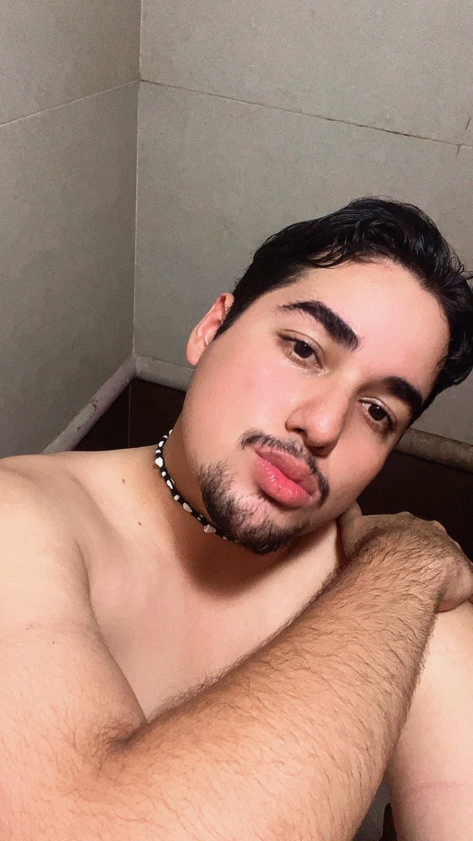 Tiagoant's tweet photo. A dormir 😴 #men https://t.co/KfVcg0aul1