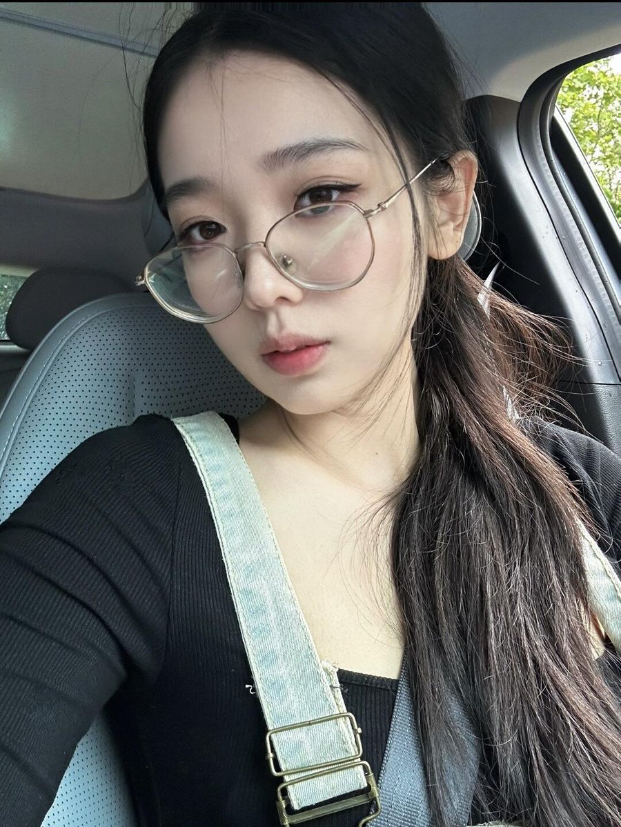 in_the_jay's tweet photo. 20➕的女大还有没有男孩子喜欢 https://t.co/jTDa0G524l