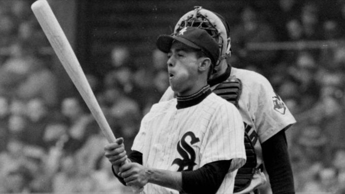 javiergon56's tweet photo. PRIMER HIT EN UNA SERIE MUNDIAL
2/10/1959: Luis Aparicio, shortstop de los Medias Blancas, se convirtió en el 1er venezolano que bateó hit en una Serie Mundial. Ese viernes, el zuliano conectó dos inatrapables en 5 viajes al plato y al campo estuvo impecable en 4 lances. (Hilo) https://t.co/TKtRDGGI41