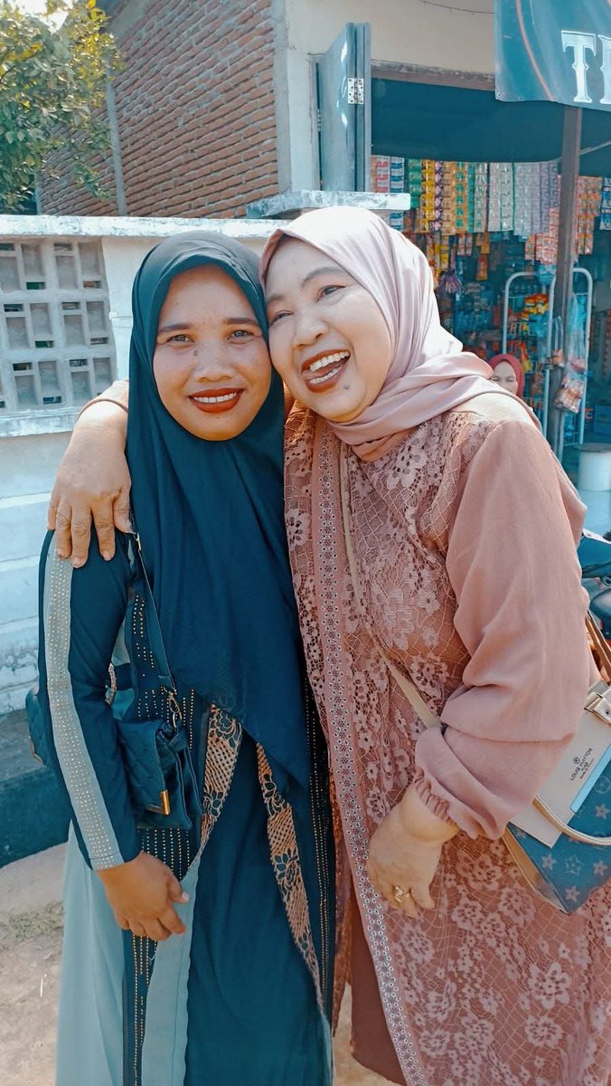 bundaRitah4's tweet photo. Yg mau no WhatsApp sama alamat FB nya .DM ya . STW tua .jamin maunya vc aja asal betul2 bertarif https://t.co/j85LVIRPQT