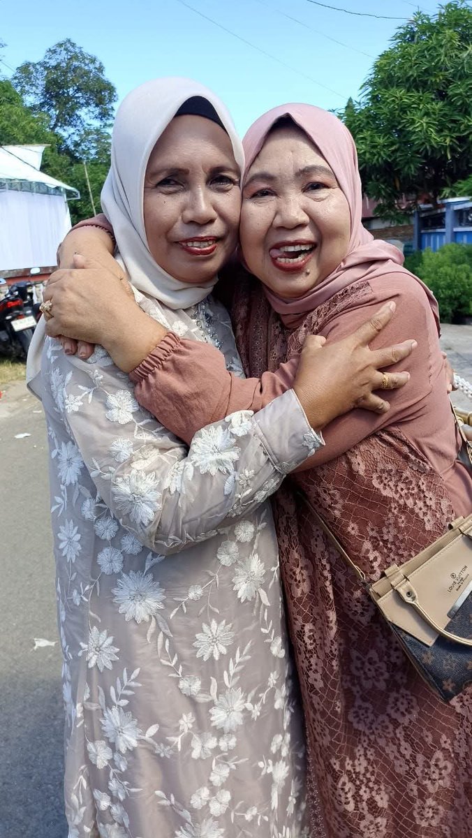 bundaRitah4's tweet photo. Yg mau no WhatsApp sama alamat FB nya .DM ya . STW tua .jamin maunya vc aja asal betul2 bertarif https://t.co/j85LVIRPQT