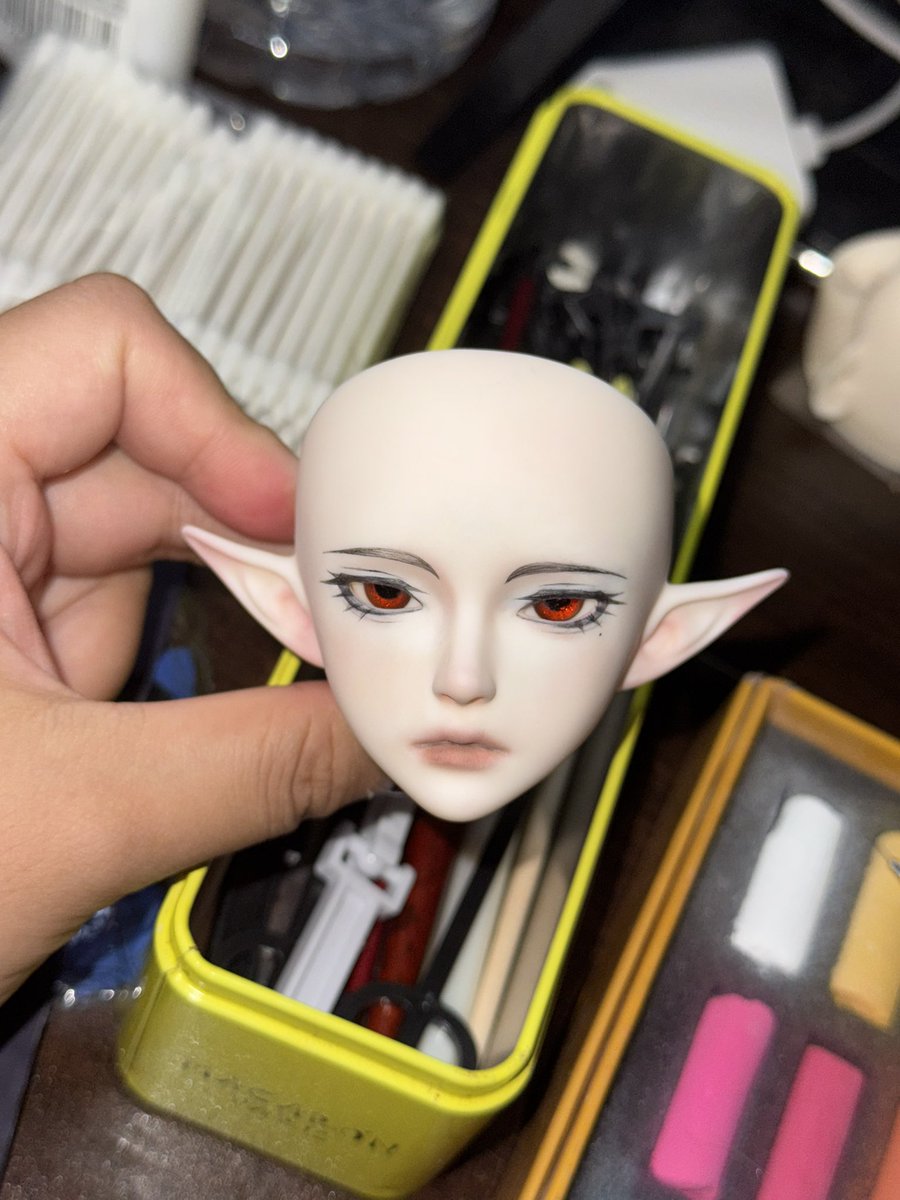 Yoyo2769's tweet photo. 得到了一些光头女妖，去年技术力太差了捏的毛已经完全爆炸，好心的女妖啊请光着脑袋再等一等吧（……） https://t.co/vb2cviLa7C