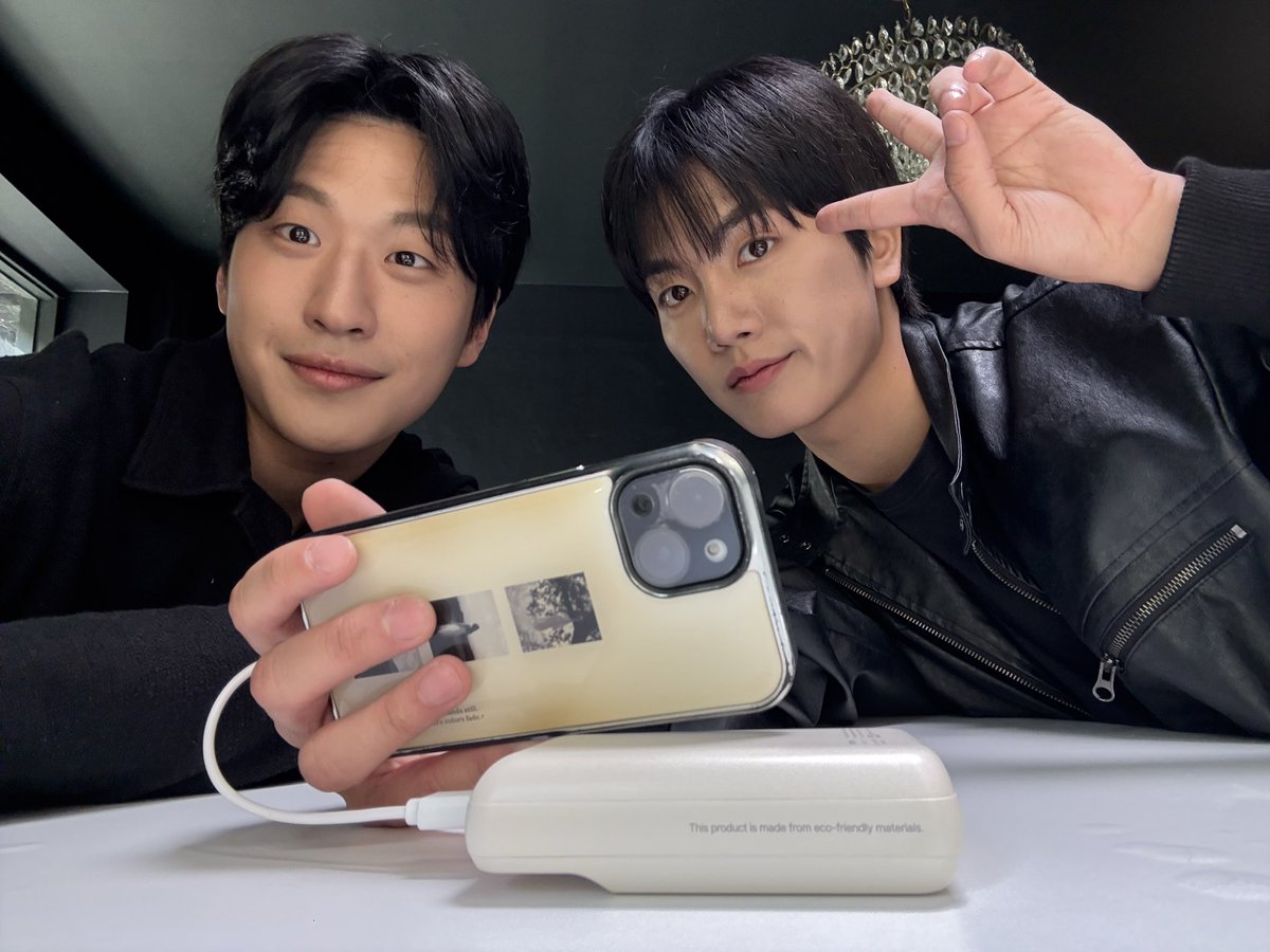 jjang_ggu109's tweet photo. 셀카...? 그거 어떻게 하는건데 https://t.co/MMiUoWtaF0