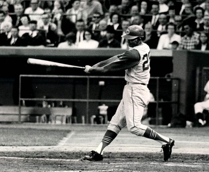 javiergon56's tweet photo. PRIMERO SOBRE TRESCIENTOS
2 de octubre de 1965: El zurdo zuliano Víctor Davalillo, de los Indios de Cleveland, conectó d 4-2 frente a los Orioles, para concluir la temporada con average de .301, convirtiéndose en el primer venezolano que bateó trescientos en Grandes Ligas. (Hilo) https://t.co/cQ37lyFPRk