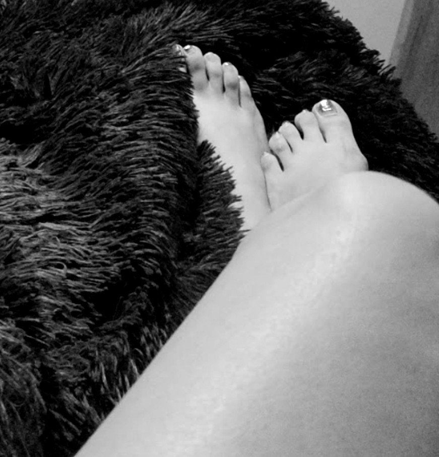 giannunic's tweet photo. Tengo una duda ¿Hay gente con fetiche de pies? Nunca he conocido a alguno 😳 https://t.co/xxPj20V6xN