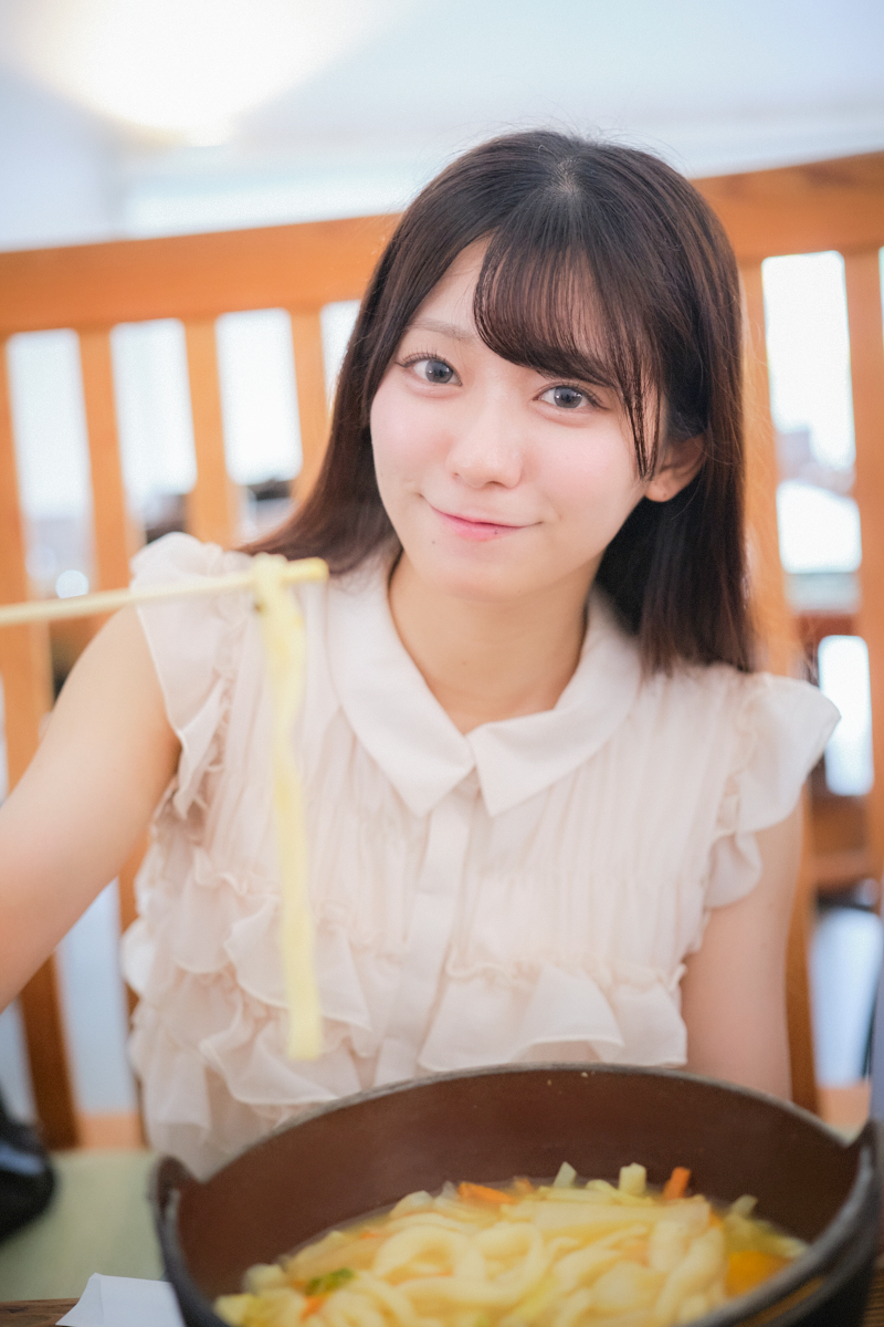 asciijpeditors's tweet photo. ランチに訪れたのは、
通り沿いからも見えるドーム状の店舗が特徴の
「ほうとう不動 東恋路店」🚗ˎˊ˗

真っ白のドーム内はほうとうの熱気で包まれていました。
アツアツのほうとうにご飯を追加して満腹のお二人😋🍴
「私ラーメンにもご飯つけちゃうんですよ！」と
大信田さん。さすがアスリート!?😲˖°

** ┈┈ 記事はこちら┈┈**
https://t.co/njfdbAjnJ8
** ┈┈┈┈┈┈┈┈┈┈**

#ニアジョイどらい部