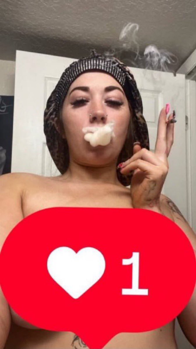 DarielyM's tweet photo. Who tryna smoke and fwm?😌😤 #spartanburg #greenville #greer #southcarolina #864freaks #greenvillefreaks #greenvillemeetup https://t.co/1gj7spnVbh