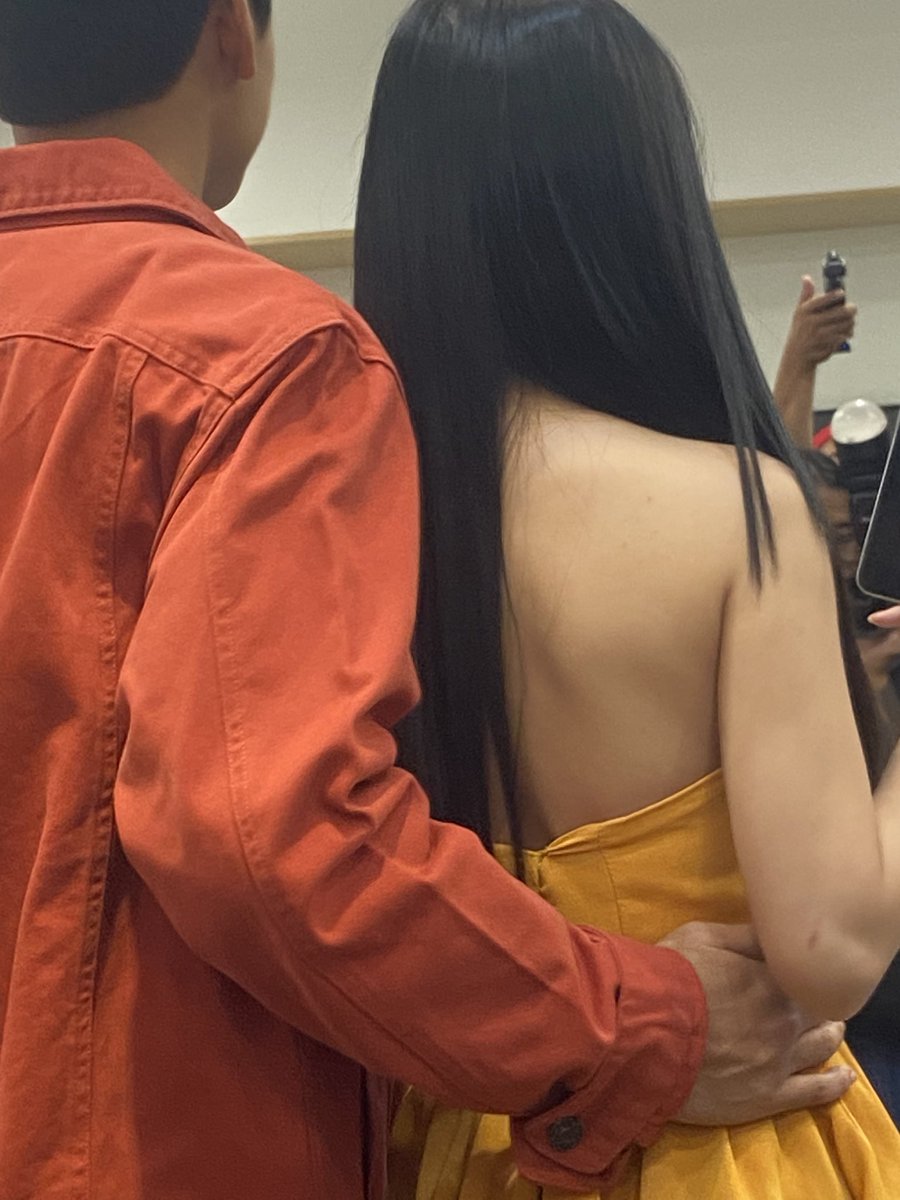 softlybdvy's tweet photo. Human belt 

#Dustbia https://t.co/2e8ZoP4wFj