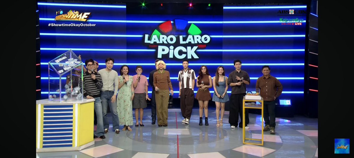 reid_lea18670's tweet photo. #ShowtimeOkayOctober
Love you ST Fam.Sana mabigyan ulit slot para makita ko ulit kayo kahit next year kasi di ako pwede na bumiyahe this year @VhongX44 @jhongsample @vicegandako @brentymanalo @Espanto2001 @jugsjugsjugs @teddspotting @ogiealcasid @anakarylle  miss you ate Anne https://t.co/jJ7SPNHxyx