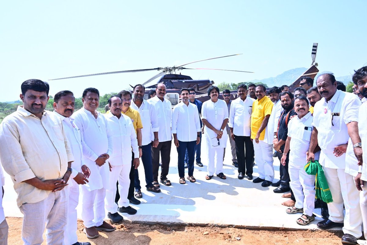 JanaSenaParty's tweet photo. హార్టికల్చర్ హబ్ ప్రారంభోత్సవ కార్యక్రమానికి ముందు రాష్ట్ర ముఖ్యమంత్రివర్యులు శ్రీ @ncbn గారు, ఉప ముఖ్యమంత్రివర్యులు శ్రీ @PawanKalyan గారు, రాష్ట్ర మంత్రులతో మర్యాదపూర్వకంగా భేటీ అయిన రిలయన్స్ ఇండస్ట్రీస్ లిమిటెడ్ ఎగ్జిక్యూటివ్ డైరెక్టర్ శ్రీ అనంత్ అంబానీ  గారు. https://t.co/tHRAcCagfz