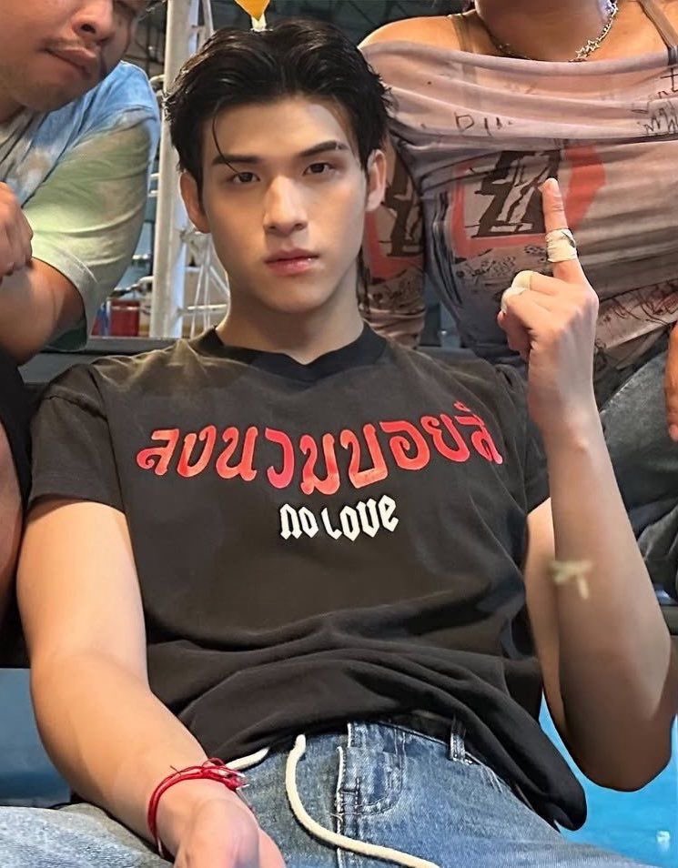 sekaicloud's tweet photo. I will never shut up about this Sky. He is so freaking hot here 😭🔥 https://t.co/xlvZp1U3cK