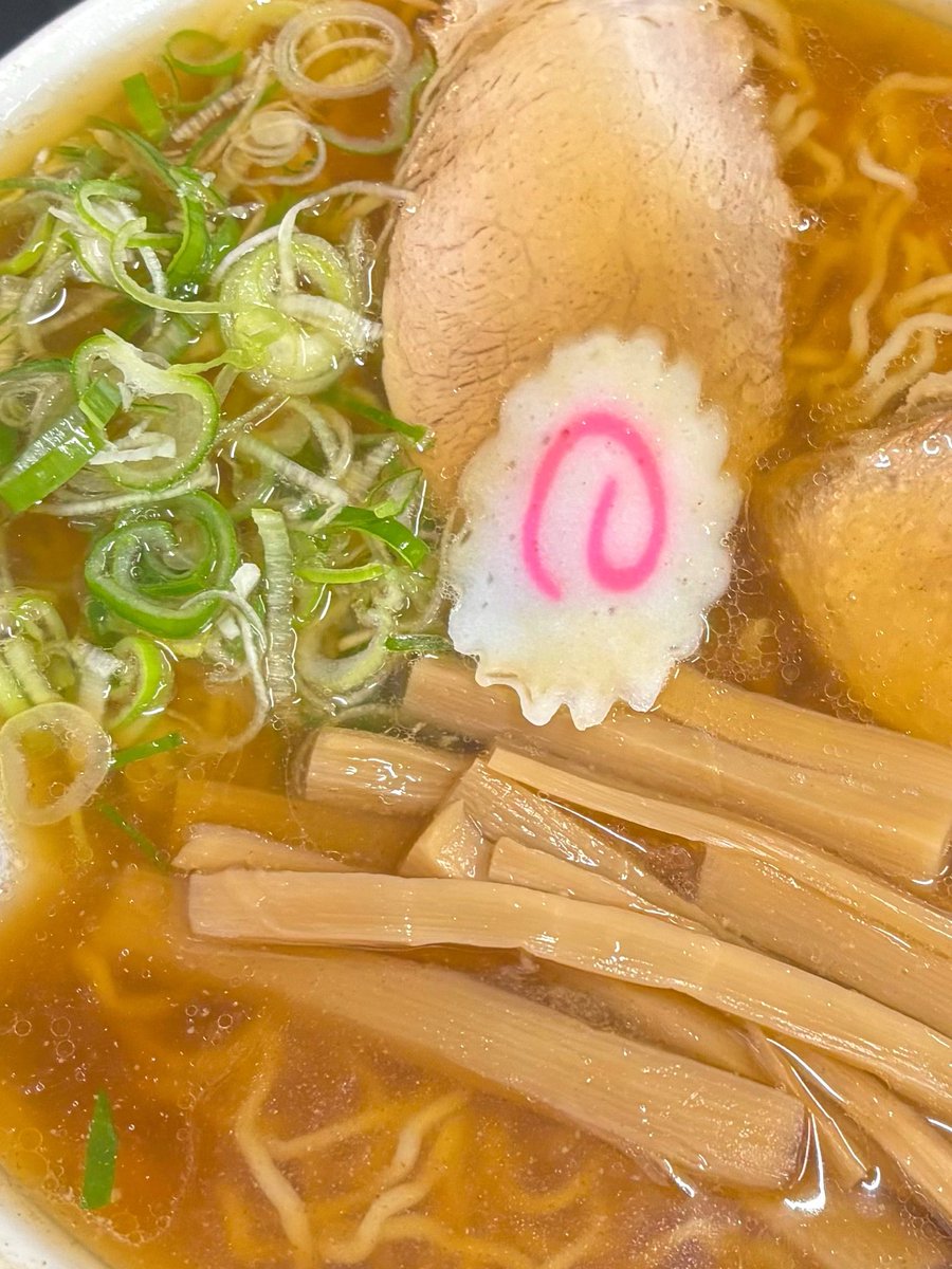 n8sk8bb22's tweet photo. どこのラーメンでしょう？🍜
#ラーメン
#山形
#麺活 https://t.co/ZiwE6RZVFV