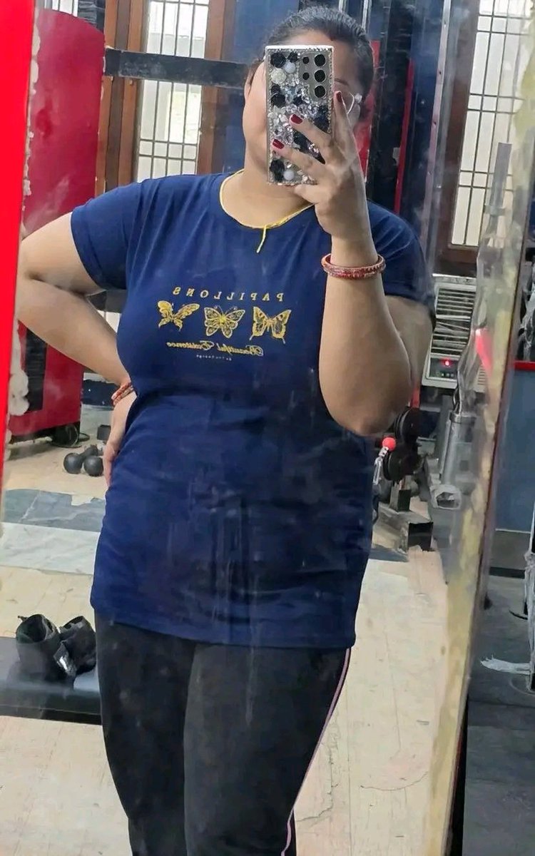 MayaShri0's tweet photo. “Tumhari ek nazar hi meri saari sharaarat jaga deti hai. 🔥❤️” https://t.co/498ZsAppSG