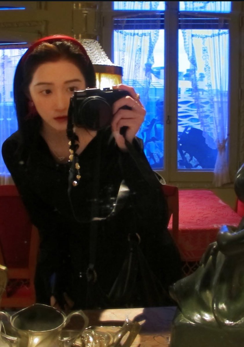 mamegxt's tweet photo. 赤いカチューシャがこんなに似合うなんて https://t.co/aMgRuuZpOA
