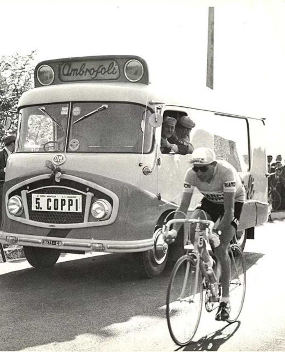 CyclingTodayEn's tweet photo. Cycling team cars back in the day https://t.co/wcCb67Ekep