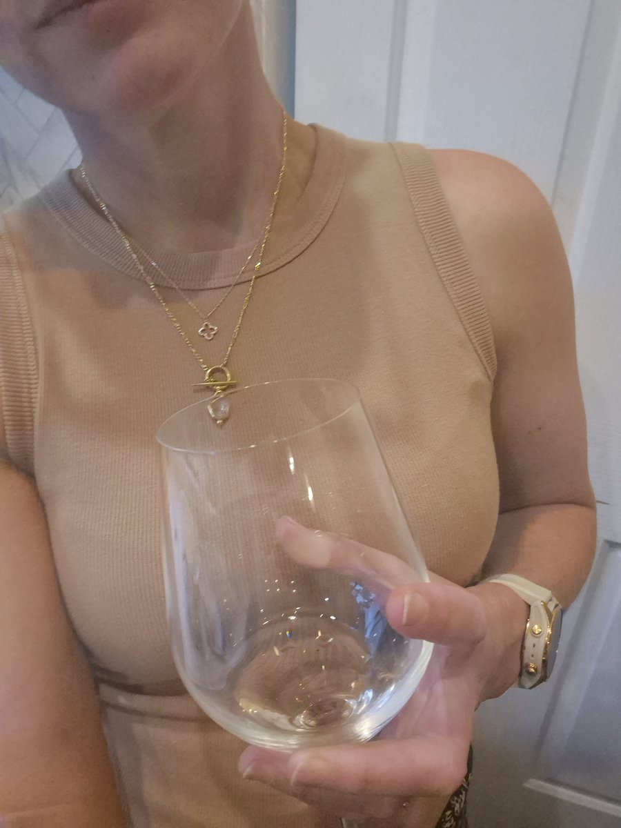 ElleAndDJ's tweet photo. Will be needing an Uber later tonight. Any takers? https://t.co/AHFlg1uCMH