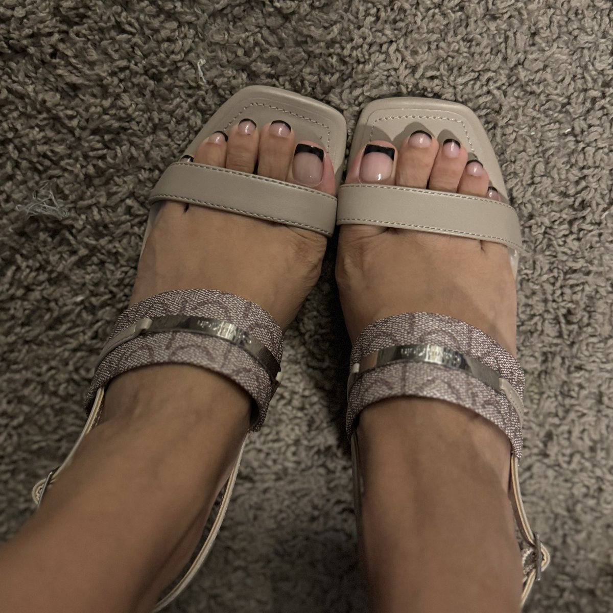 GoddessJes23's tweet photo. Good night my loves from me an me feet ❤️ https://t.co/tYhmxptCZt
