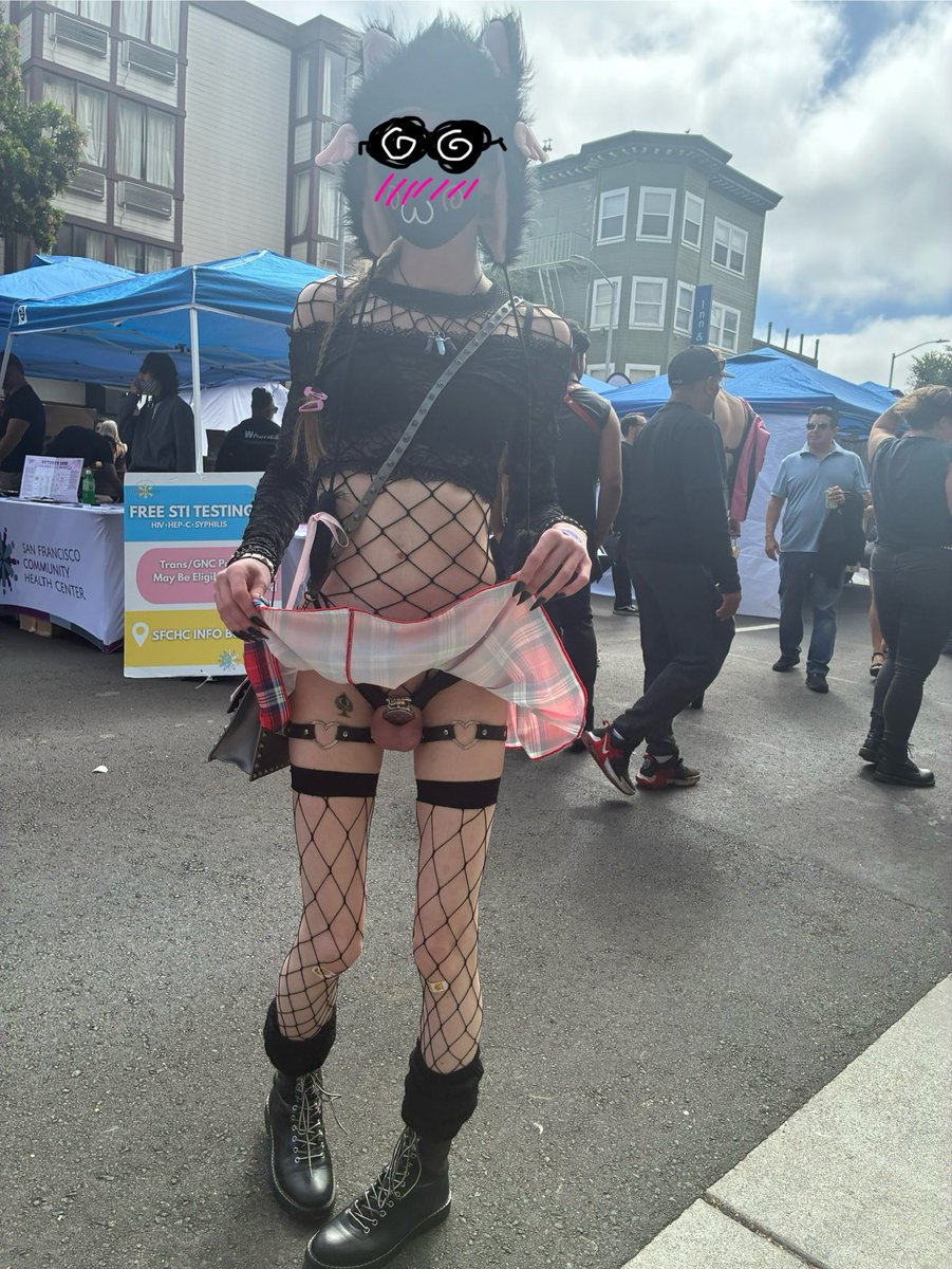 fembyplaps's tweet photo. a fun head start to locktober, i was at the folsom st fair in SF a few days ago!! and i COMPLETELY hoe'd out in public!!! it was probably the horniest thing ive ever done so far 🙈🙈❤️‍🔥 https://t.co/nHgu88mDHs