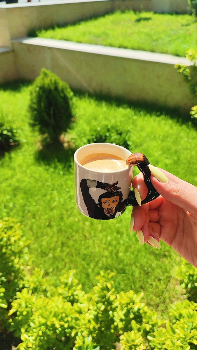 Rioandrzu's tweet photo. Zift kahvenin kölesiyiz ☕ Günayzılllll ✨ https://t.co/Mk8nREoP9Z