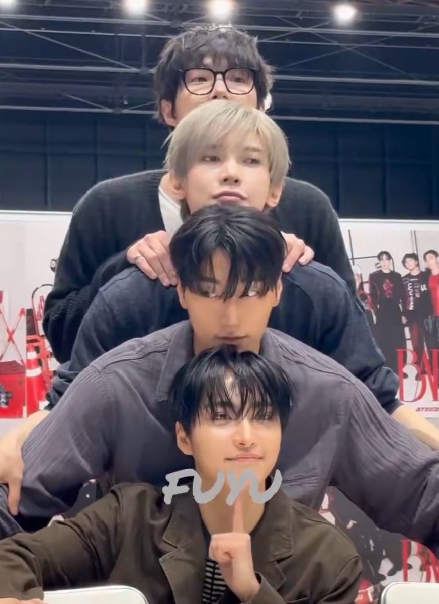 yungisholic's tweet photo. 8 makes 1 team <3 https://t.co/sDC1E2KweG