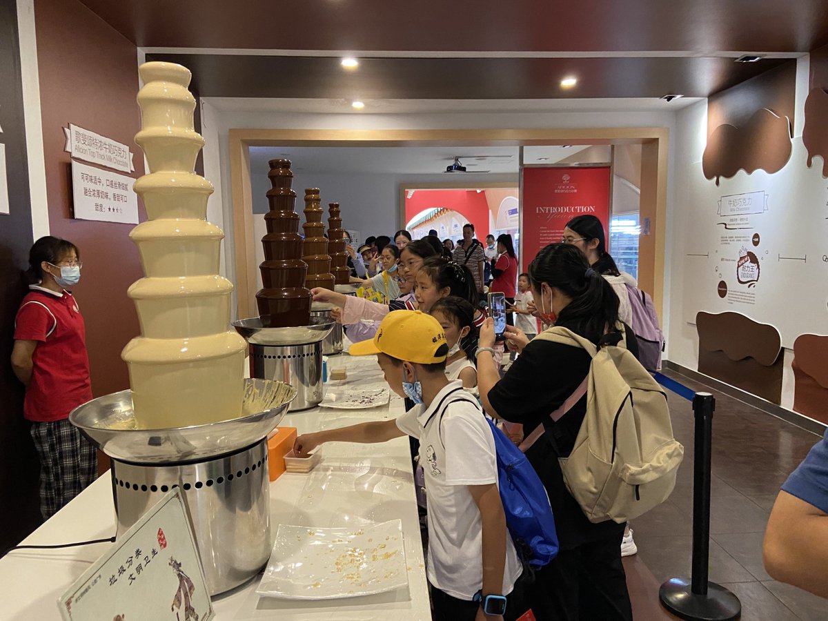 jo_pulse202_ece's tweet photo. Working at the post under the bridge, we shared a meal at noon with rare sweet candies we just got from the exchange stand. https://t.co/nf5X3dedMH