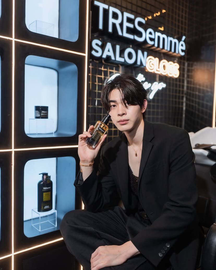 Phchrapaon90's tweet photo. #น้องต้นน่ารัก #นิสัยดีมากเป็นกันเองมาก🥰♥️ 
#ต้นรักของศรัณญ์ 🌳🩵
#mytonsrn https://t.co/QeYnI0GLuv