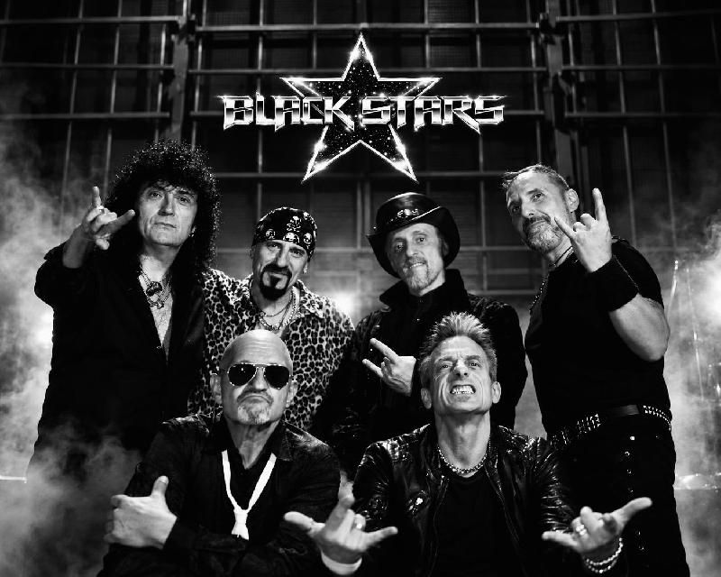 METALWAVEItaly's tweet photo. BLACK STARS: annunciato il nuovo singolo ''Who Dares Wins'' #metalwave #RAOARAgency #UndergroundSymphony #BLACKSTARS #WhoDaresWins https://t.co/qNuyXEnIVX