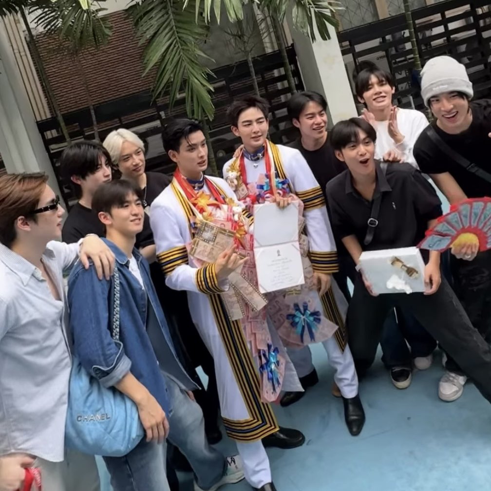 heartmeoaw's tweet photo. คนที่มีความสุขที่สุดในวันนี้ : คอปเป้อ https://t.co/CpthCxktJc
