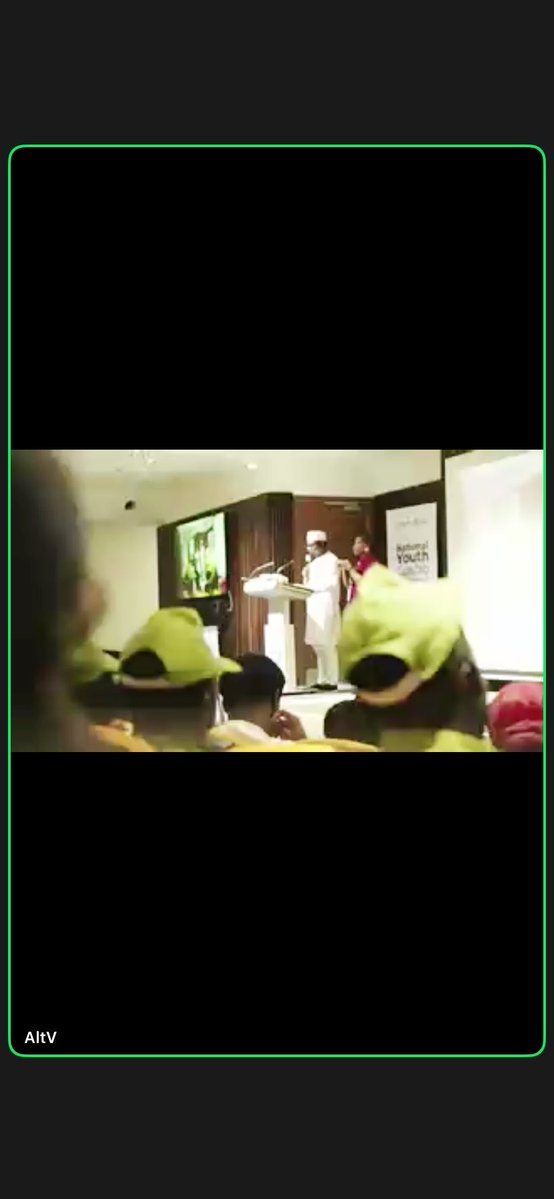 Mr_idonShow's tweet photo. The minister of  Youth @fmydNG @ayowisdom_ has declared the  @Youthconfab2026 Youth Confab(conversations) Open 
And charged the Youths to get actively involved for a better Nigeria 

cc: @azeezat_yishawu 

#YouthConfab https://t.co/5RKPURGoCS