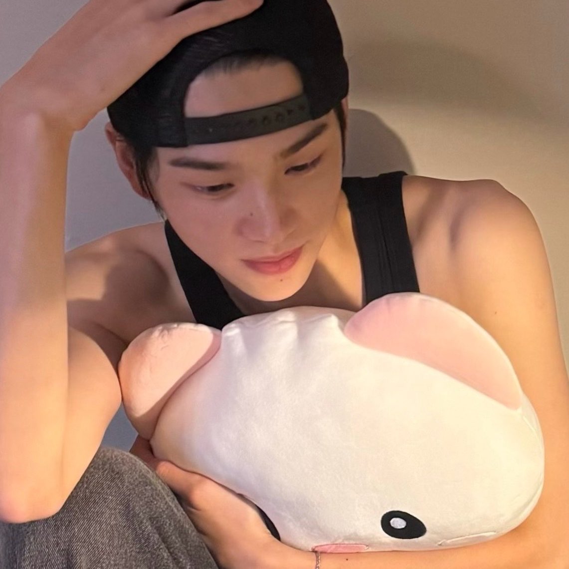 g0n3yu's tweet photo. 아진심저어깨위에코박고숨들이쉬고싶음.. https://t.co/jUaZnARSgr