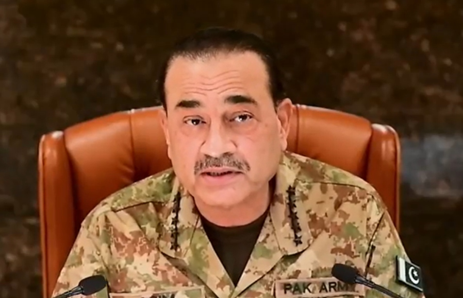 BBCUrdu's tweet photo. 9 مئی جیسی صورتحال پیدا کرنے کی کسی بھی کوشش سے آہنی ہاتھوں سے نمٹا جائے گا، کور کمانڈر اجلاس میں فیصلہ
تفصیلات: https://t.co/i8Iz6wCOsq https://t.co/Nc51acILJ7