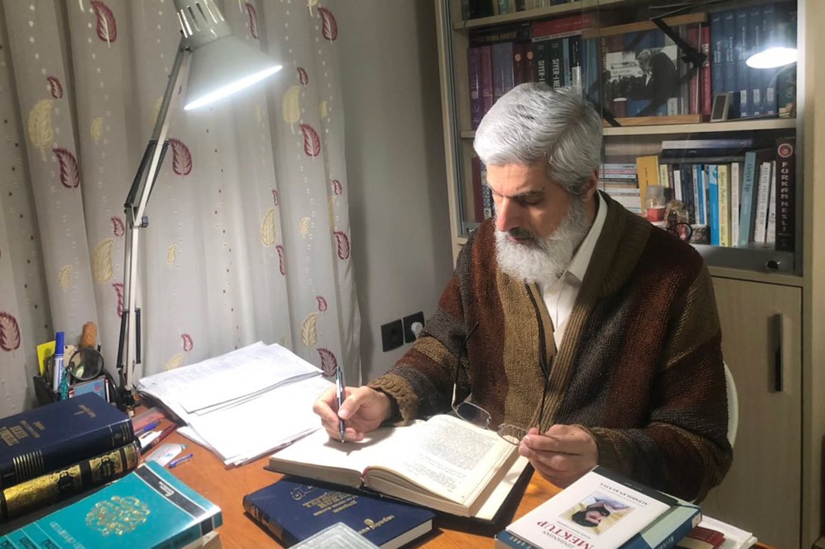 sema_soylemez27's tweet photo. Yiğidin kalemi, zalimin kılıcından daha keskindir! https://t.co/EcBXb4Y4j6