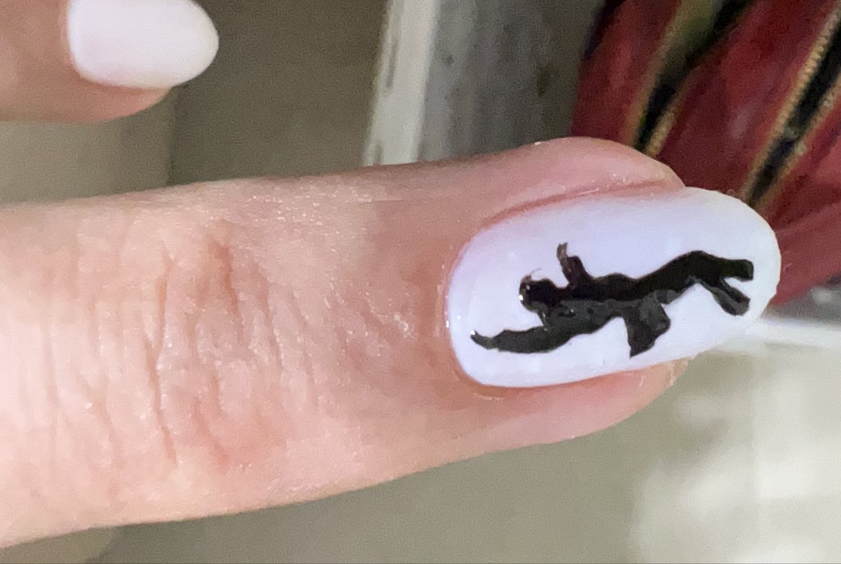 sugibom's tweet photo. birthday nail無理言ったのにめちゃ完成度高い🥰いつもありがとうございます。
制作時に盗み撮り🤭 https://t.co/bHeWpp2Hup