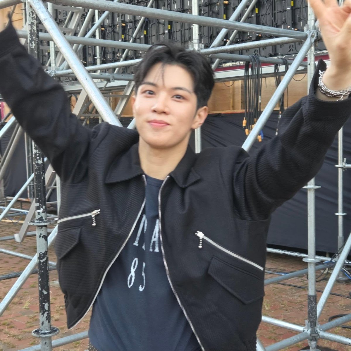 alololoall's tweet photo. 울 하망이 잘생겨서 내 힘들다… https://t.co/hne4Wmq2gm