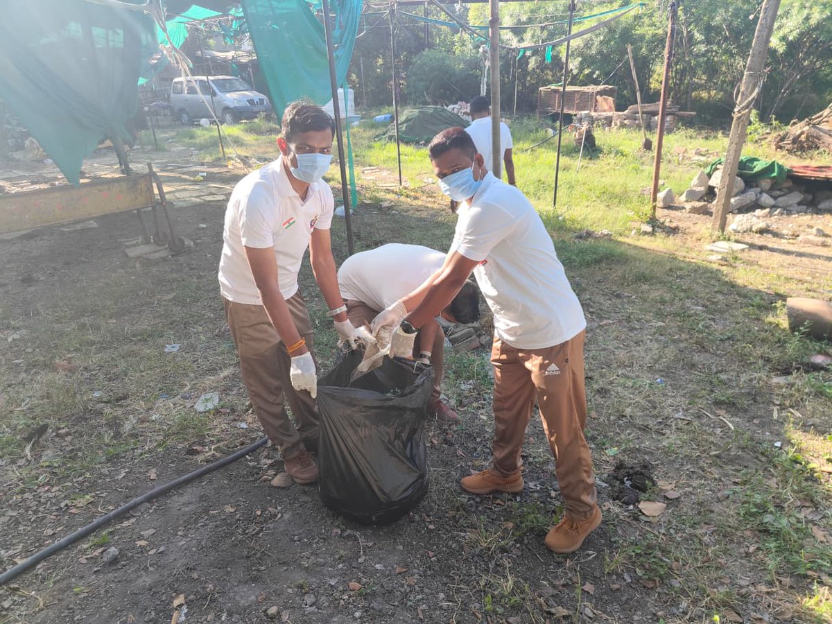 CISFHQrs's tweet photo. SPECIAL CAMPAIGN 6.0 | SWACHHATA IN ACTION

2nd October to 31st October 2026

CISF continues its commitment to Swachhata, cleanliness and environmental responsibility through cleanliness drives, awareness activities and active participation of CISF personnel and stakeholders across its establishments.

#SpecialCampaign6 #SwachhataPakhwada #SwachhBharat #SHS2026

@HMOIndia 
@MIB_India 
@SwachhBharatGov 
@swachhbharat 
@MoHUA_India 
@MoJSDDWS