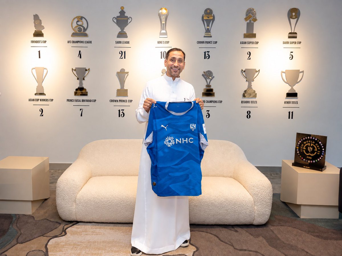 sami9news's tweet photo. —عراب بطولات الهلال والمساهم الأكبر بأنجازات نادي الهلال الأسطورة @SamiAlJaber:

-الهداف التاريخي.
-أكثر لاعب مساهمة تسجيل وصناعة 260
-أكثر لاعب يساهم بالمباريات الحاسمة سجل 20 صنع 8
-أكثر لاعب يسجل بالنهائيات 10 اهداف
-أكثر لاعب يساهم بنصف النهائي سجل 9 صنع 9 

الأفضل دائماً 💙 https://t.co/vx3gPKKlvG