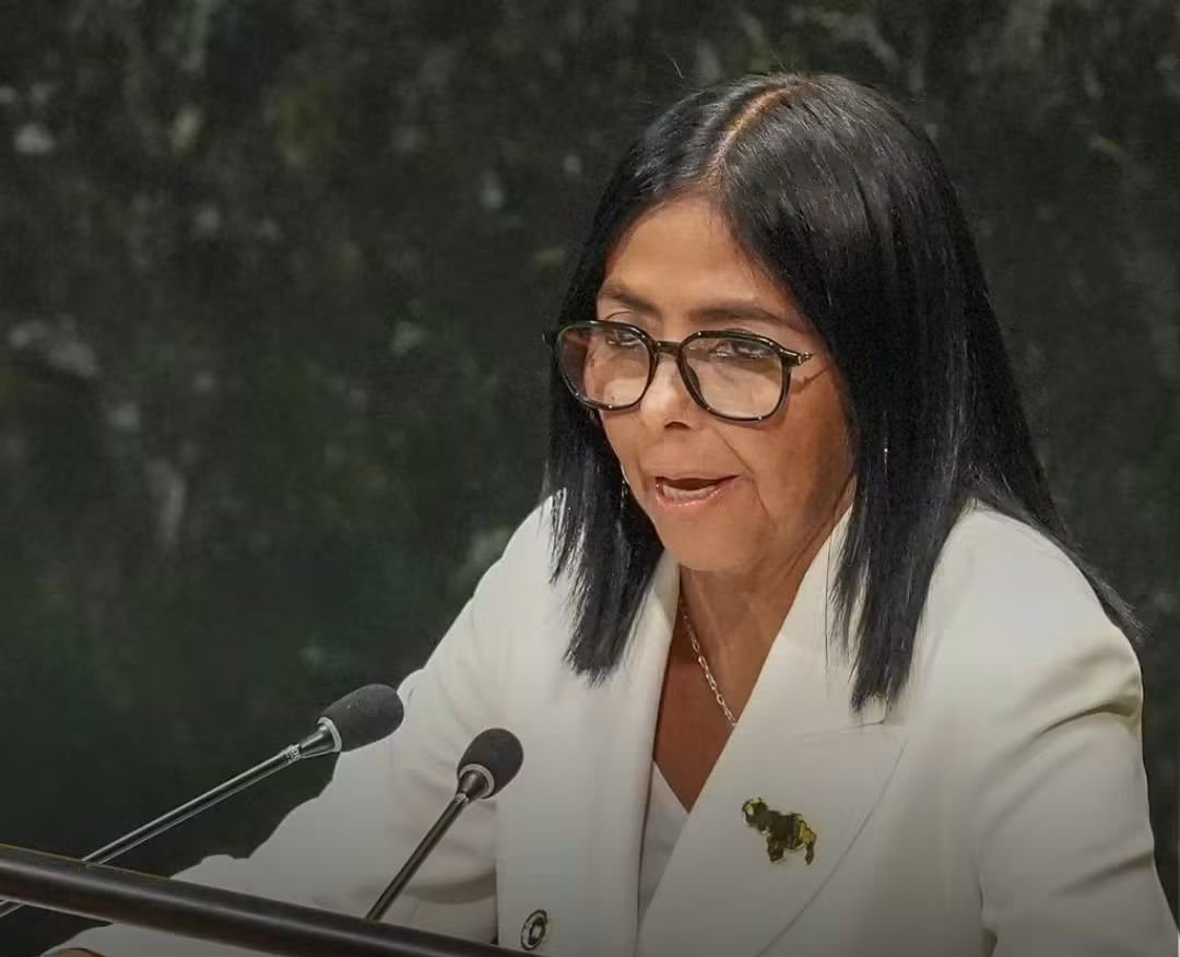 WilmerDepablos's tweet photo. Ante la incapacidad de poder soportar los "delitos" en el ilícito e inconstitucional expediente contra el presidente legítimo de Venezuela y su esposa, renuncia el fiscal que lo acusa. 
Pronto el juez Alvin Hellerstein deberá decretar su libertad 🗽 plena por inmunidad. https://t.co/a2j0bl3Hvo