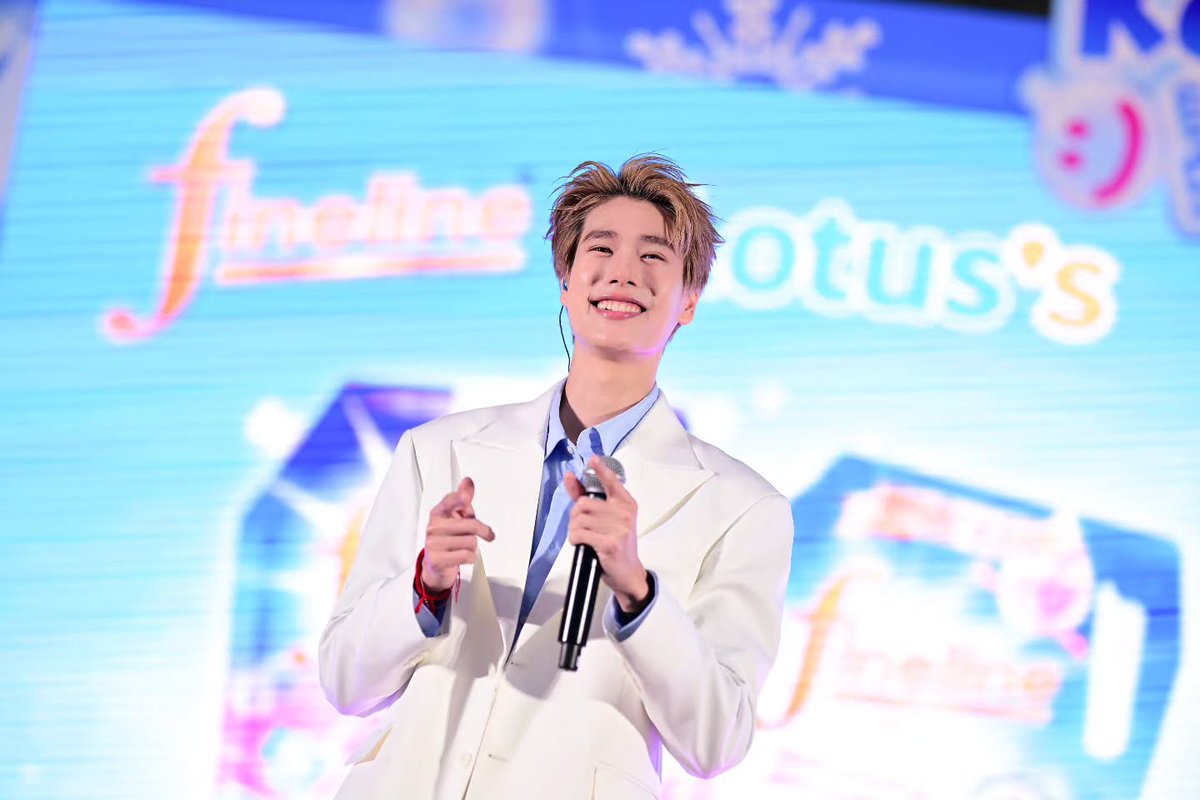 doublepjourney_'s tweet photo. งาน #FinelineKeepItCoolwithPhuwin เมื่อวันก่อนสนุกมาก ๆ ครับ 💙 ผมดีใจมากที่ได้เจอทุกคนคูล ขอบคุณที่มาร่วมสนุกและมาสร้างโมเมนต์คูล ๆ ไปด้วยกันนะครับ ❄️

📸 IG : @phuwintang

🔗 https://t.co/OpkWDzPz47

#FinelinexPhuwin
#FinelineThailand
#phuwintang

งานนี้นอกจากจะได้เจอทุกคนแล้ว ผมยังได้แชร์ตัวช่วยที่ทำให้ทุกวันคูลขึ้นด้วยครับ เพราะเมืองไทยอากาศร้อน แดดก็ร้อน แต่ผมมีตัวช่วยพิเศษจาก #FinelineCoolingFresh ที่มาครบทั้งซักผ้าและปรับผ้านุ่ม ช่วยให้ผ้าสะอาด หอมเย็นสดชื่นยาวนาน45 วัน พร้อมลุยทุกกิจกรรม

✨ ใครอยากสัมผัสความคูลแบบนี้ ลองเลย! 💙