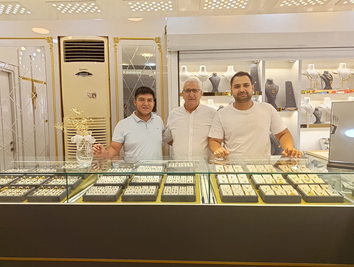MHPSeyhanKACEP's tweet photo. İlçe Başkanımız Sayın Turgut Bağdağı, esnaf ziyaretleri kapsamında Numanoğlu Kuyumcu işletme sahibi Murat Safa Numanoğlu Bey’i işyerinde ziyaret etti.
Misafirperverliği ve samimi sohbeti için kıymetli esnafımıza teşekkür ediyor; hayırlı işler ve bereketli kazançlar diliyoruz. https://t.co/5Gnp0KXO4b