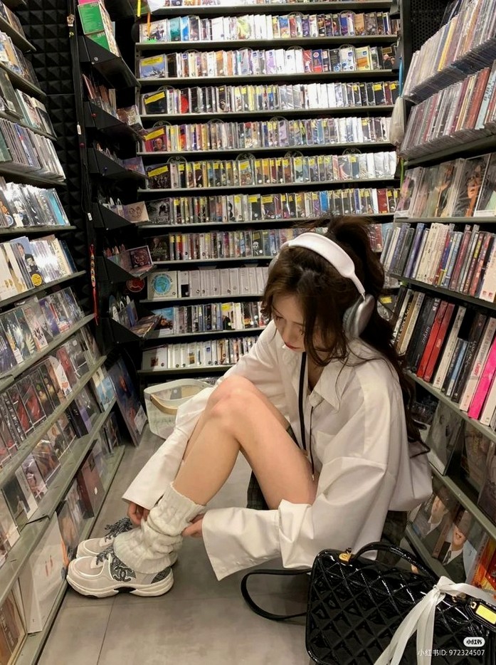 mathiasmushani1's tweet photo. 私知ってるんだ...
初めてのジムで優しく教えてくれる派手な格好のでんきタイプジムリーダーだった社長は
スーツ姿でチャンピョンロードで再び相対するんだ...( ˘ω˘) https://t.co/ZORrZAQjZ8