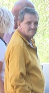 _savatovic's tweet photo. Da li neko prepoznaje ovog "gospodina"? Ili njegovu partnerku? Dok sam čekao uključenje kod Gradske uprave, prišao mi je i rekao, citiram: Sreća tvoja da sam sa ženom, sledeći put ću ti razbiti glavu. Ja sam za ovu zemlju ratovao, a ti je uništavaš. Pazi se. https://t.co/om1ocYBItf