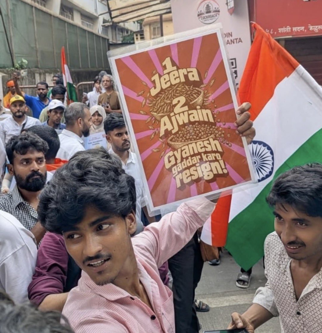 kadaipaneeeer's tweet photo. loving the placards in mumbai protest https://t.co/Zv6x0X5da7