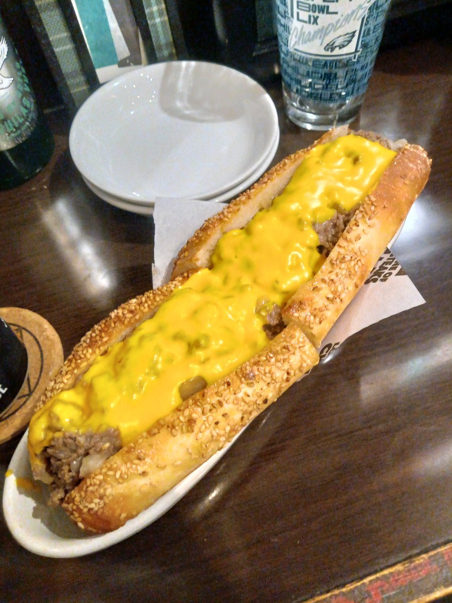 bh3comRo's tweet photo. 初めて食べてきた🥖 https://t.co/NbQweaqO7l