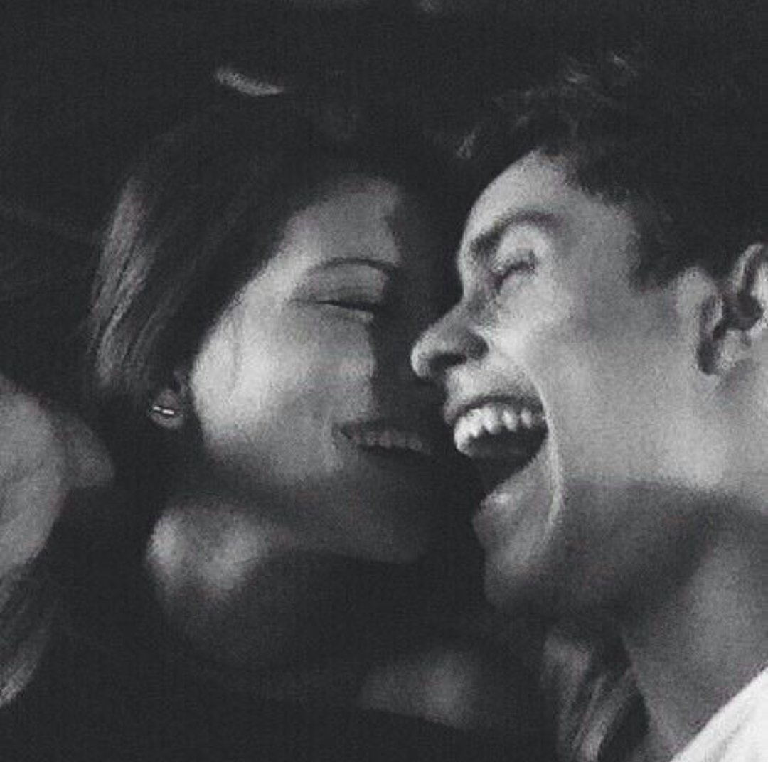 __casais2's tweet photo. Às vezes, um dia bom é uma pessoa. ❤️ https://t.co/sZg3SXlwpl